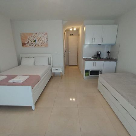 Ferienwohnung Elenis House Néa Péramos Exterior foto