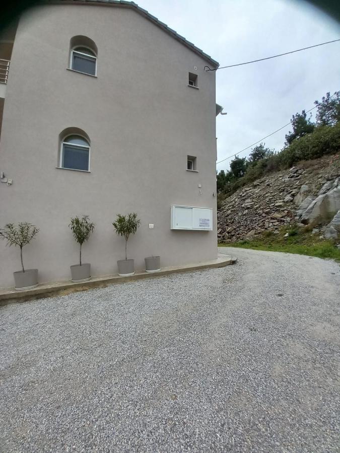 Ferienwohnung Elenis House Néa Péramos Exterior foto