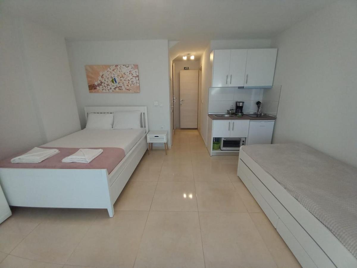 Ferienwohnung Elenis House Néa Péramos Exterior foto